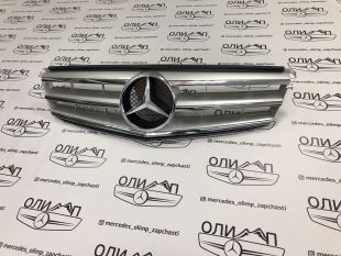Решетка радиатора на Mercedes W204 АВАНГАРД ХРОМ / СЕРАЯ
